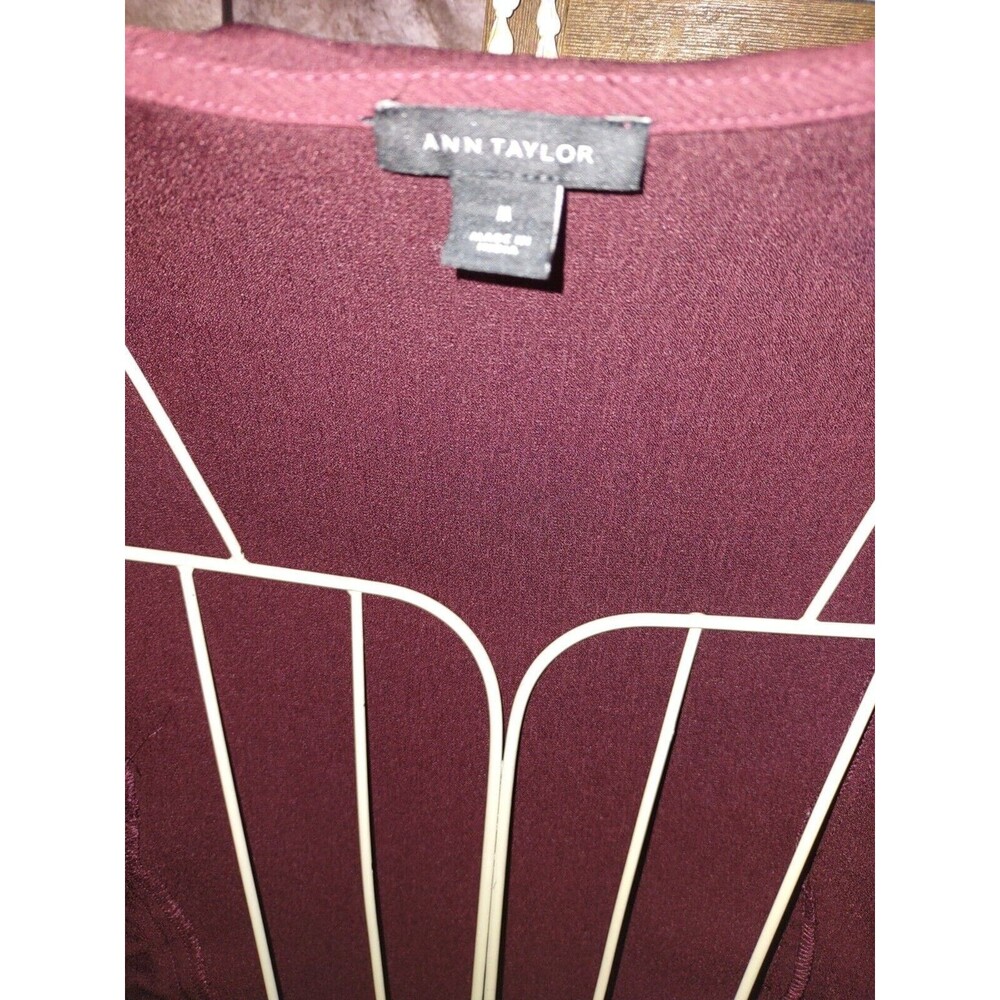 Sz Med Ann Taylor Loft Burgundy Top Blouse Ruffled LS Babydoll - Picture 4 of 6